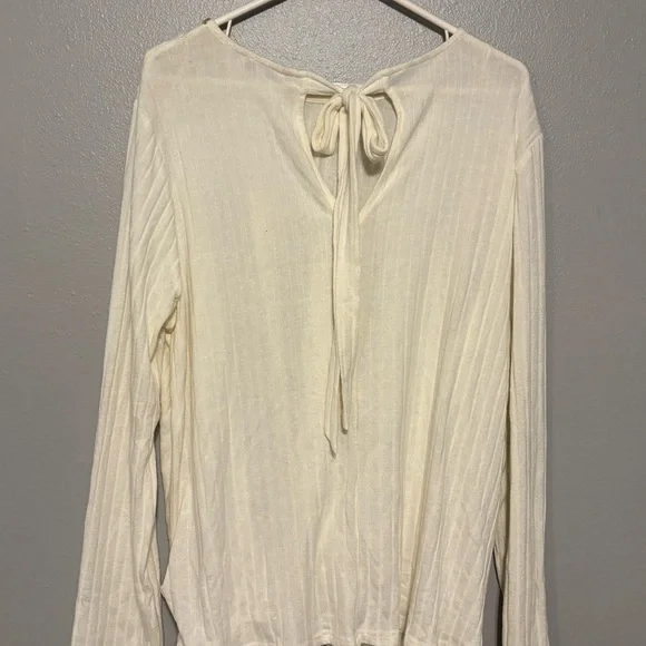 Juicy Couture Twist-Front Long Sleeve Top - Picture 4 of 4